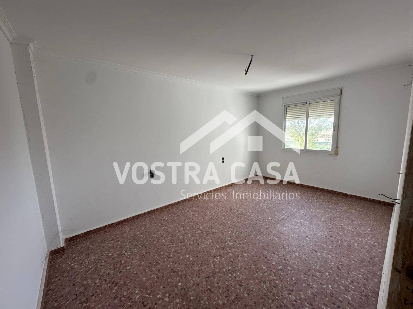4 makuuhuone Asunto myytävänä paikassa Requena - 58 100 € (Ref: 9860704)