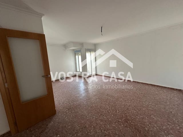 4 makuuhuone Asunto myytävänä paikassa Requena - 58 100 € (Ref: 9860704)