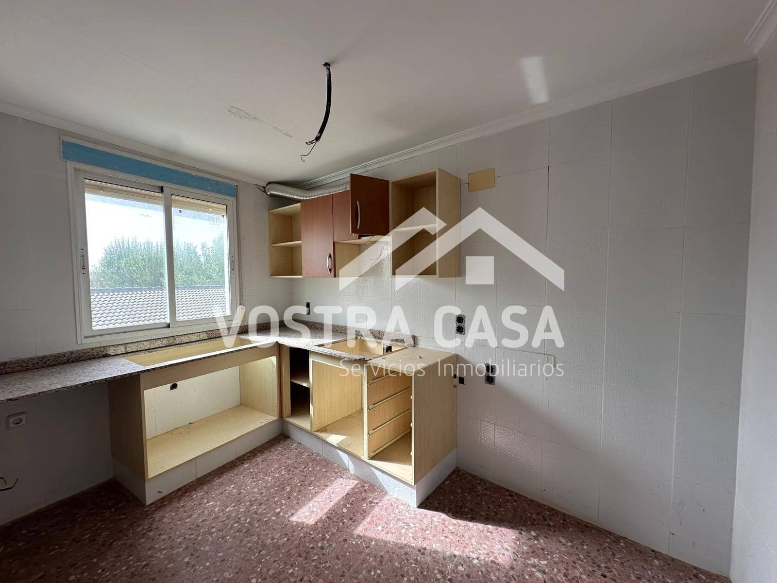 4 makuuhuone Asunto myytävänä paikassa Requena - 58 100 € (Ref: 9860704)