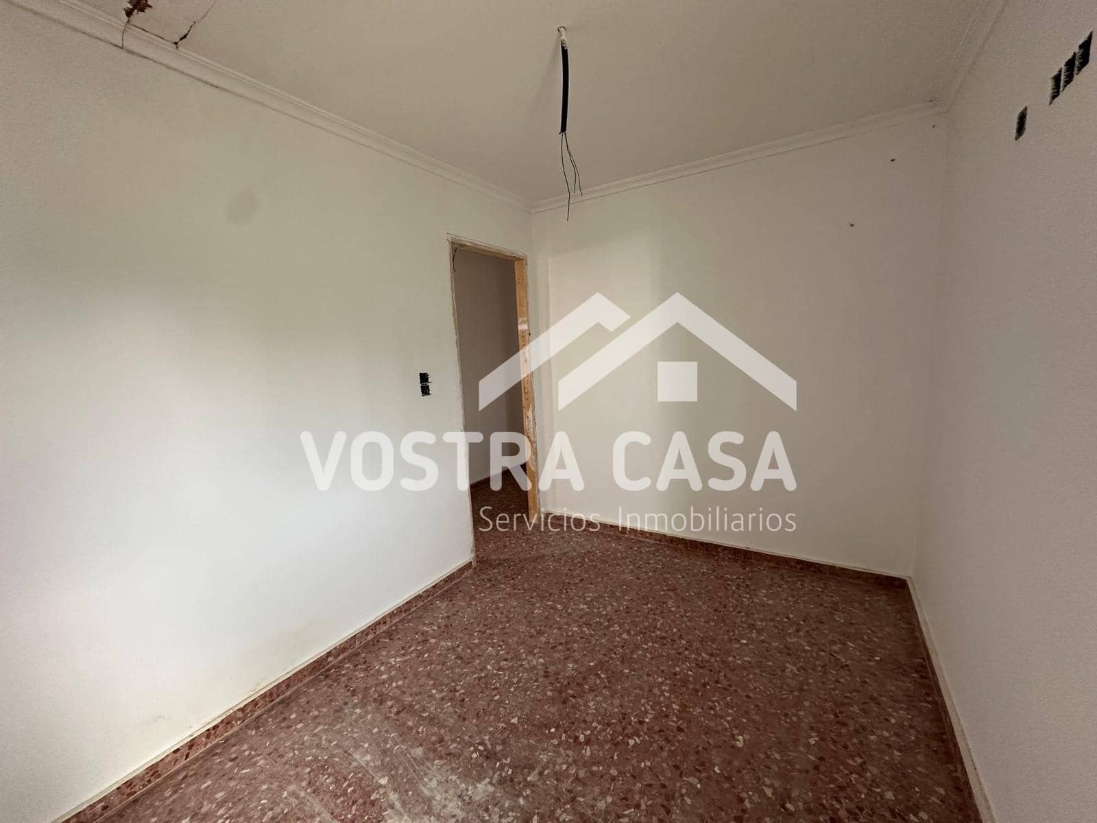 4 makuuhuone Asunto myytävänä paikassa Requena - 58 100 € (Ref: 9860704)