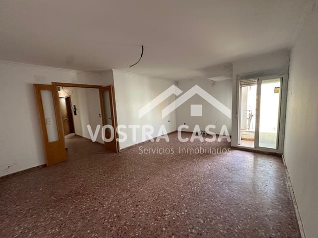 4 makuuhuone Asunto myytävänä paikassa Requena - 58 100 € (Ref: 9860704)