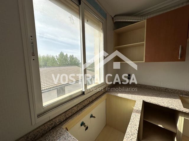4 makuuhuone Asunto myytävänä paikassa Requena - 58 100 € (Ref: 9860704)