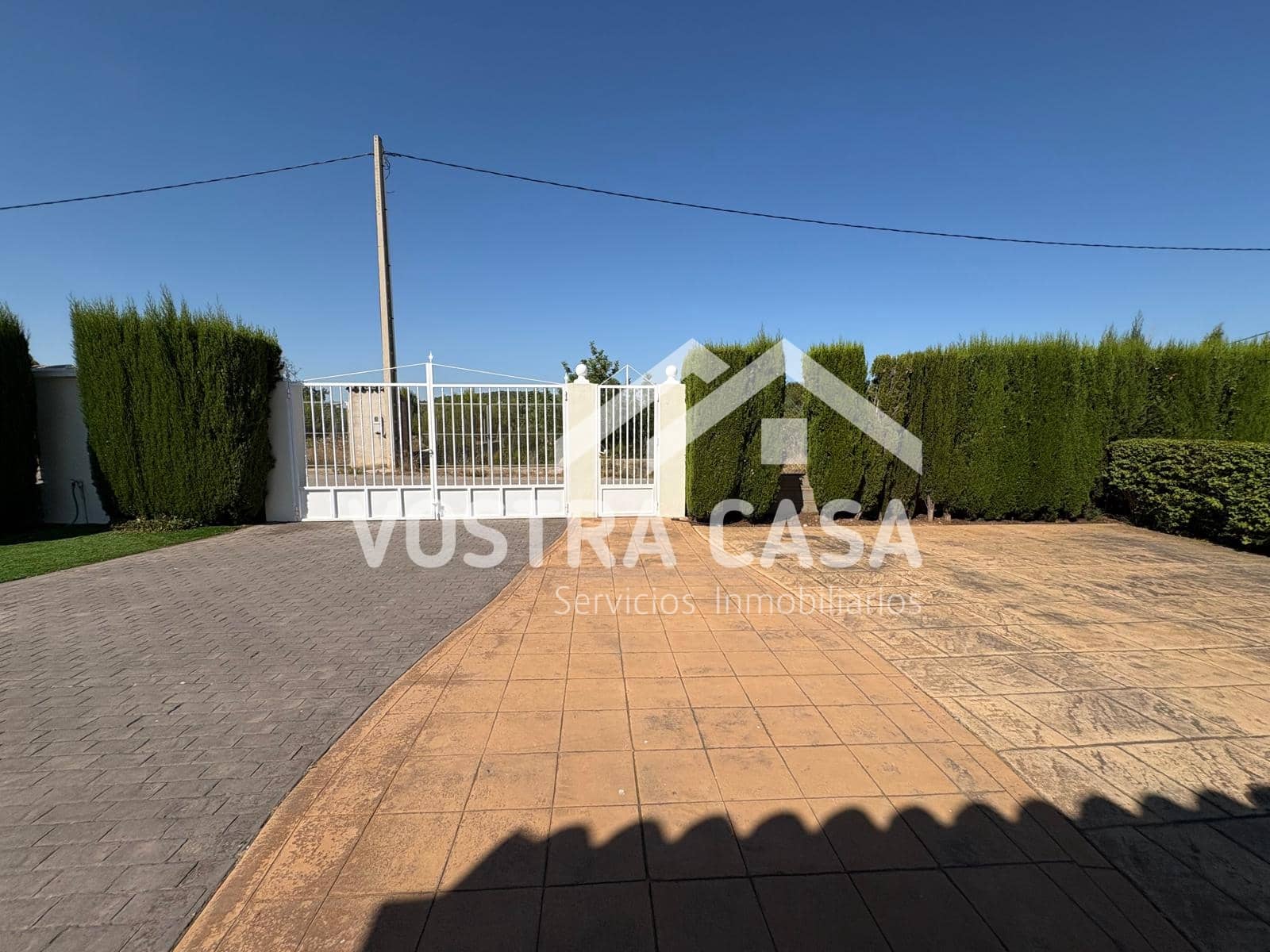 3 bedroom Villa for sale in Alborache with pool - € 250,000 (Ref: 9944746)