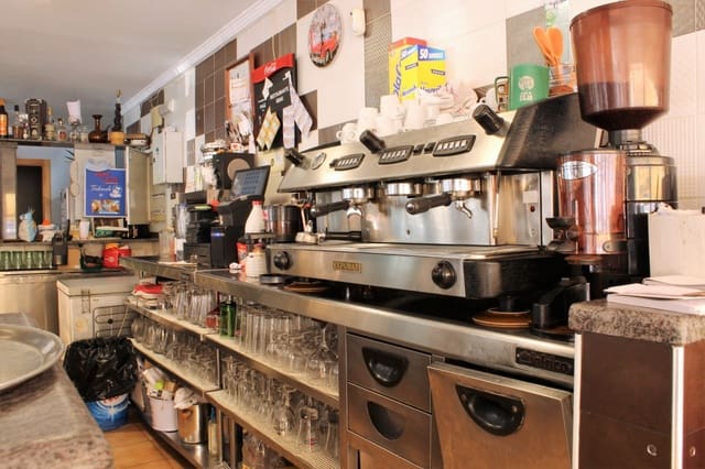 Commercial for sale in Gandia - € 290,000 (Ref: 7307138)