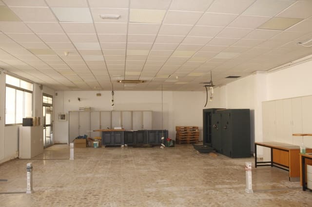 Commercieel te koop in Tavernes de la Valldigna - € 350.000 (Ref: 7333591)