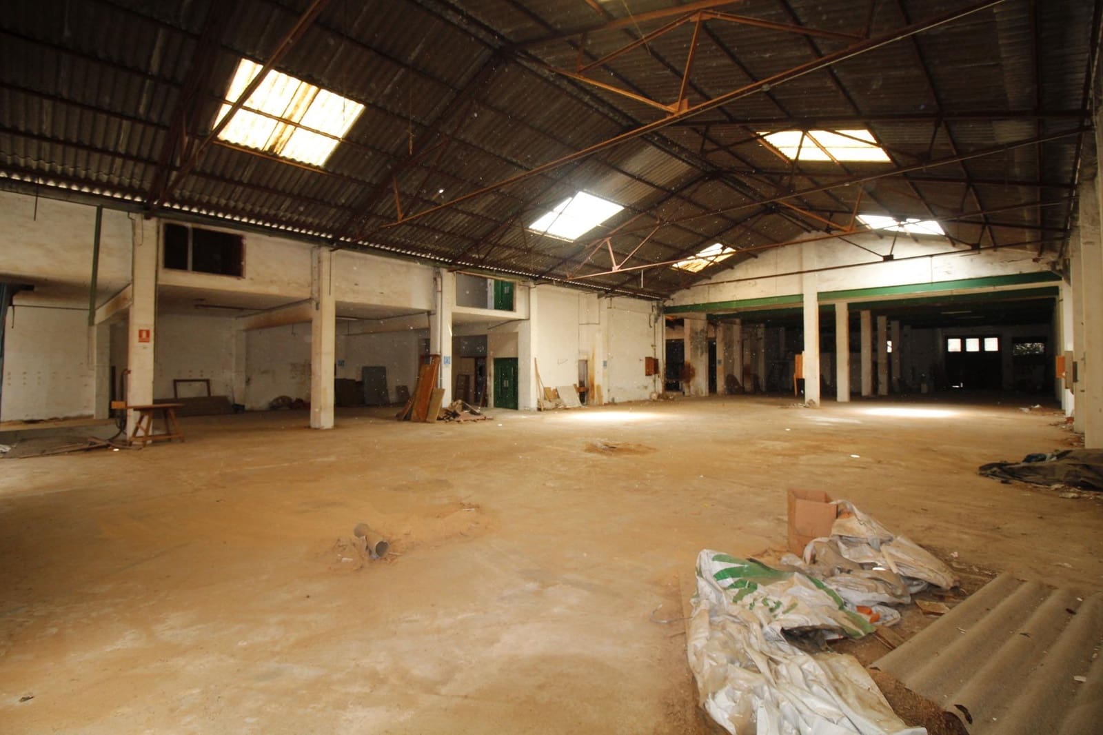 Kommersiell til salgs i Tavernes de la Valldigna - € 1 000 000 (Ref: 7383325)