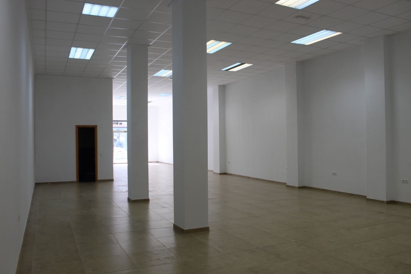 Commercial for sale in Gandia - € 140,000 (Ref: 7450625)