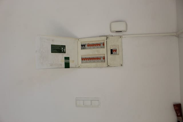 Commercial for sale in Gandia - € 140,000 (Ref: 7450625)