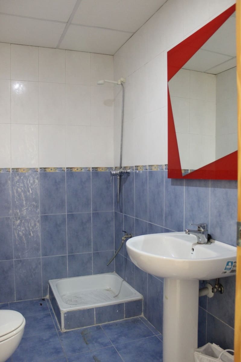 Commercial for sale in Gandia - € 140,000 (Ref: 7450625)