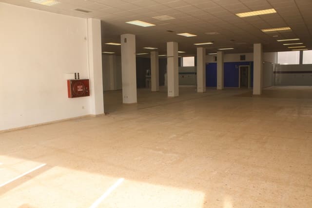 Commercieel te koop in Tavernes de la Valldigna - € 299.000 (Ref: 7897186)