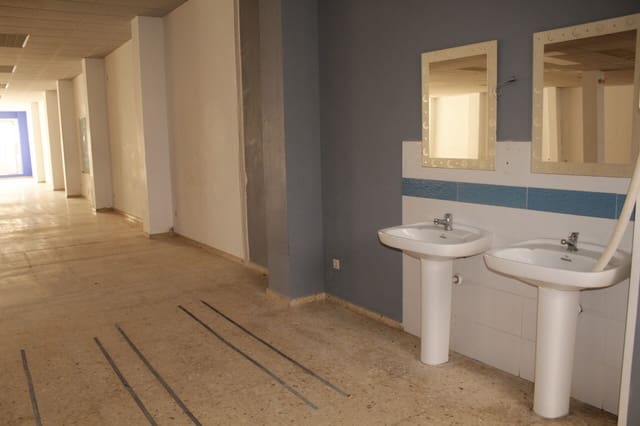 Commercieel te koop in Tavernes de la Valldigna - € 299.000 (Ref: 7897186)