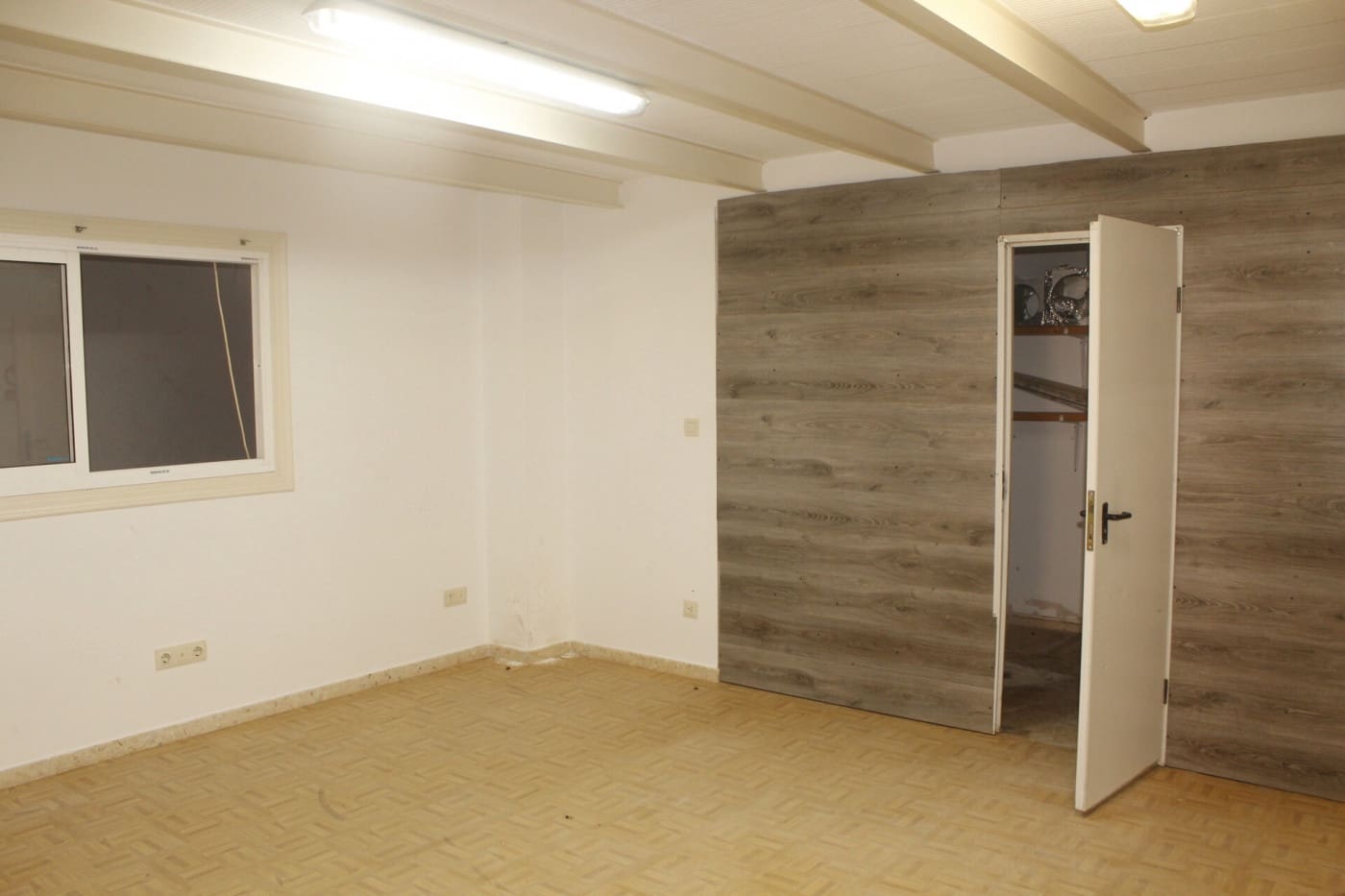 Commercieel te koop in Tavernes de la Valldigna - € 299.000 (Ref: 7897186)