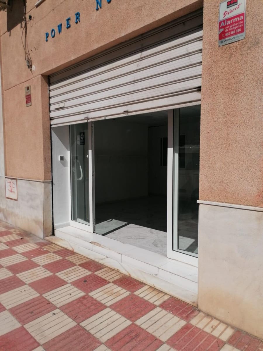 Commercial for rent in Tavernes de la Valldigna - € 450 (Ref: 7897217)