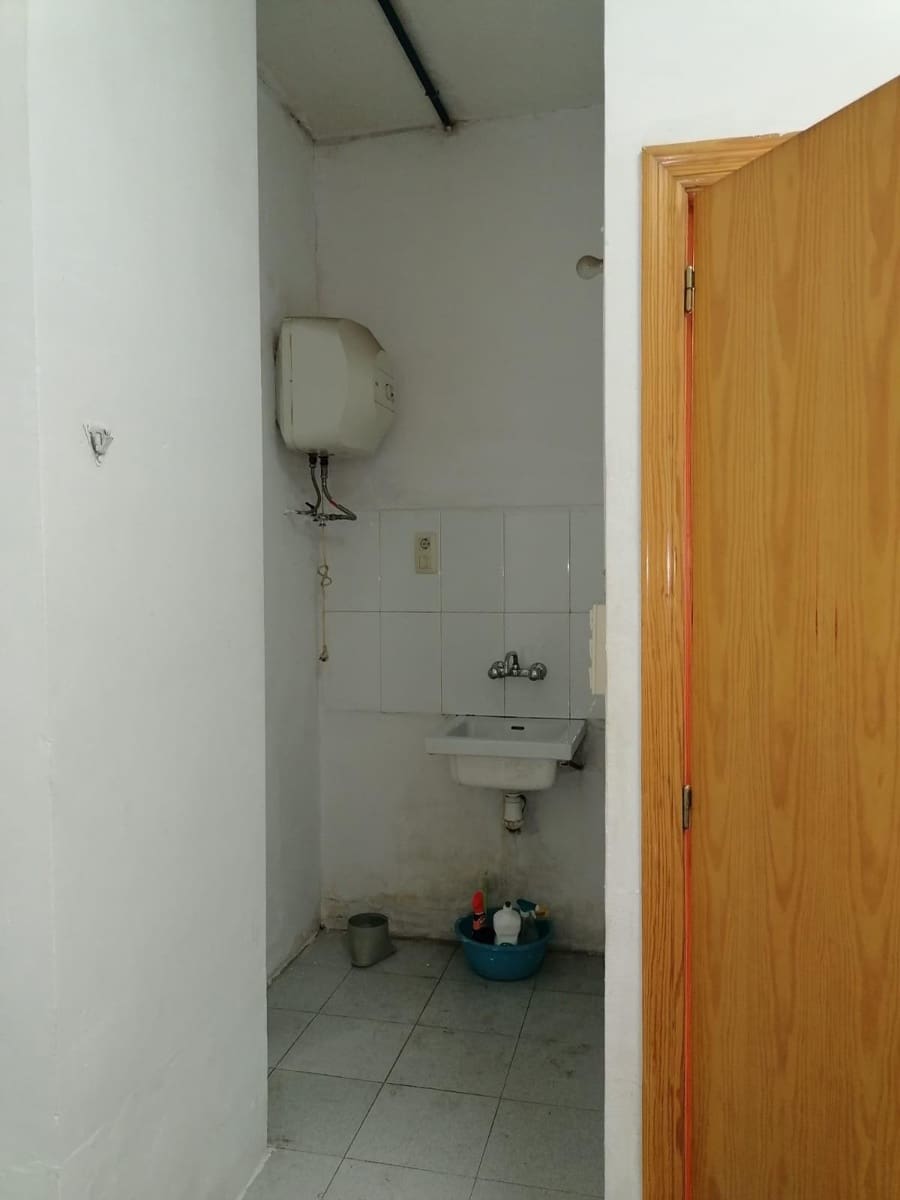 Commercial for rent in Tavernes de la Valldigna - € 450 (Ref: 7897217)