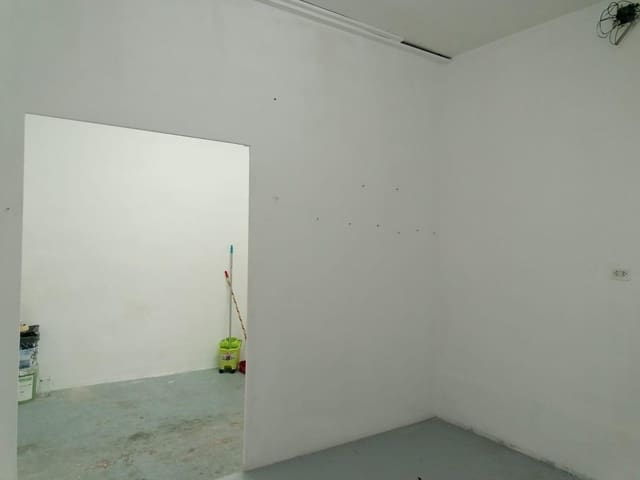 Commercial for rent in Tavernes de la Valldigna - € 450 (Ref: 7897217)