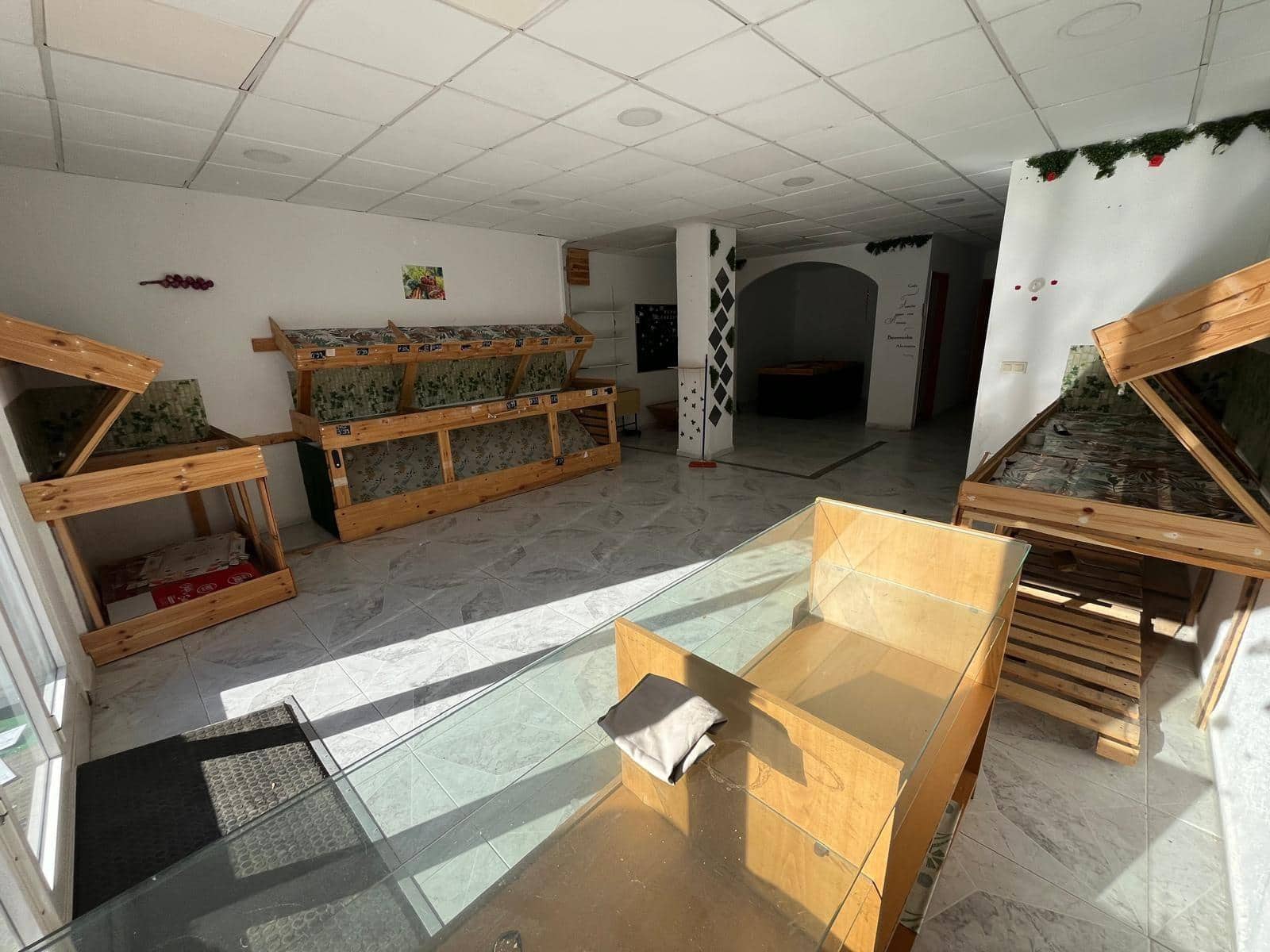 Commercial for rent in Tavernes de la Valldigna - € 450 (Ref: 7897217)