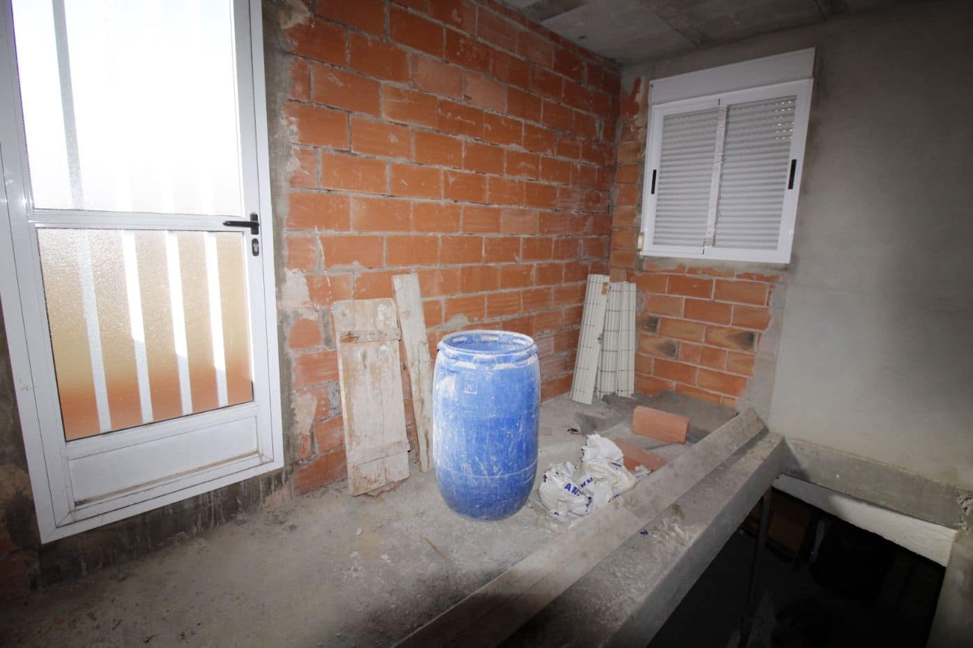 Semi-Rækkehus til salg i Tavernes de la Valldigna med garage - € 60.000 (Ref: 8295715)