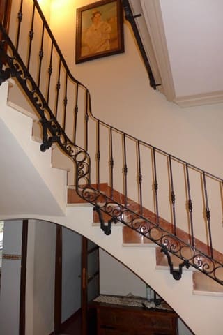 4 bedroom Townhouse for sale in Cocentaina with garage - € 540,000 (Ref: 8344813)