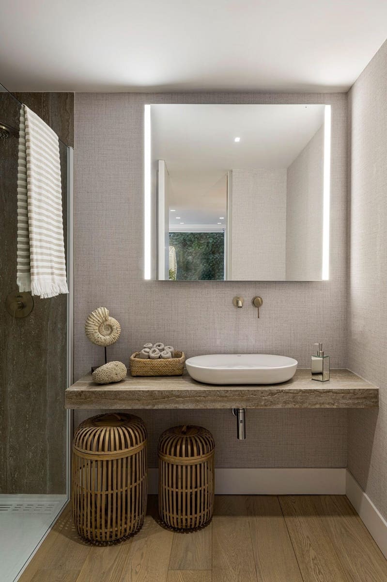 2 bedroom Apartment for sale in Benidorm with pool garage - € 1,100,000 (Ref: 8362907)