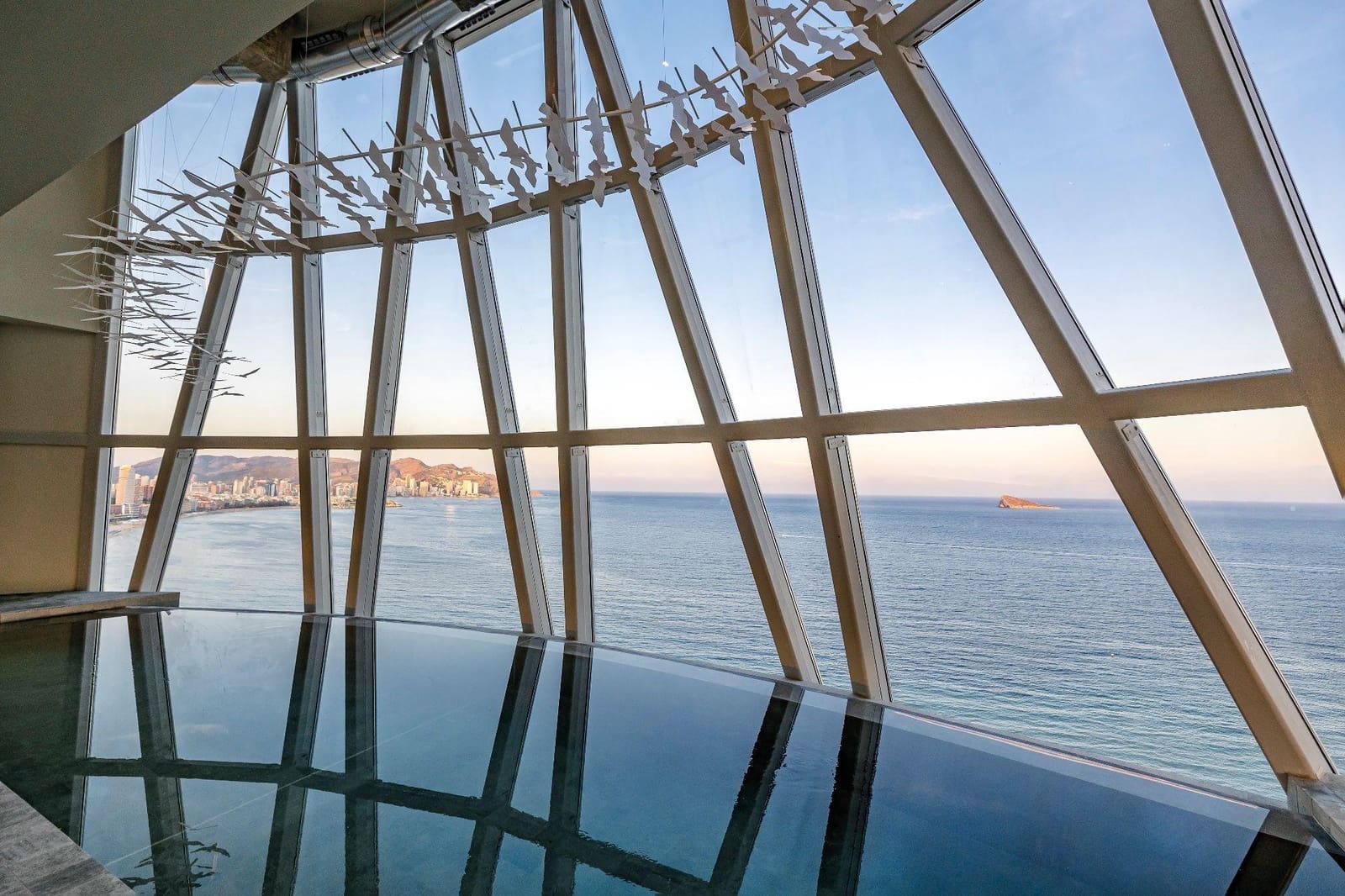 2 bedroom Apartment for sale in Benidorm with pool garage - € 1,100,000 (Ref: 8362907)