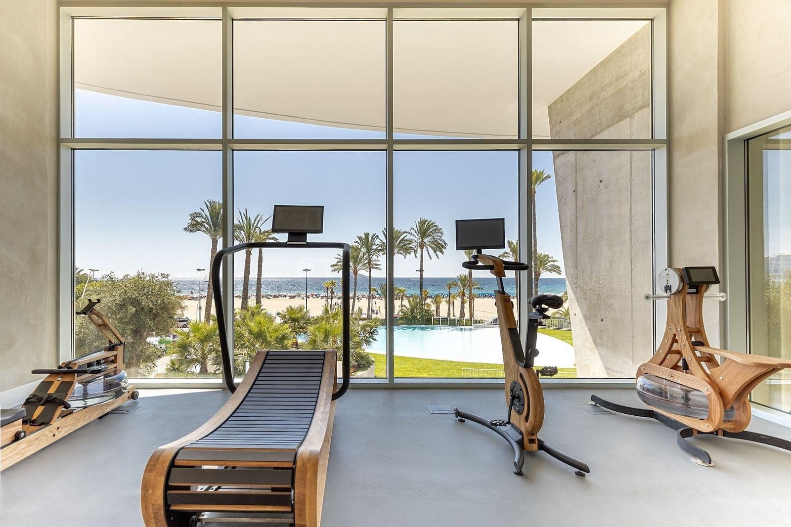 2 bedroom Apartment for sale in Benidorm with pool garage - € 1,100,000 (Ref: 8362907)