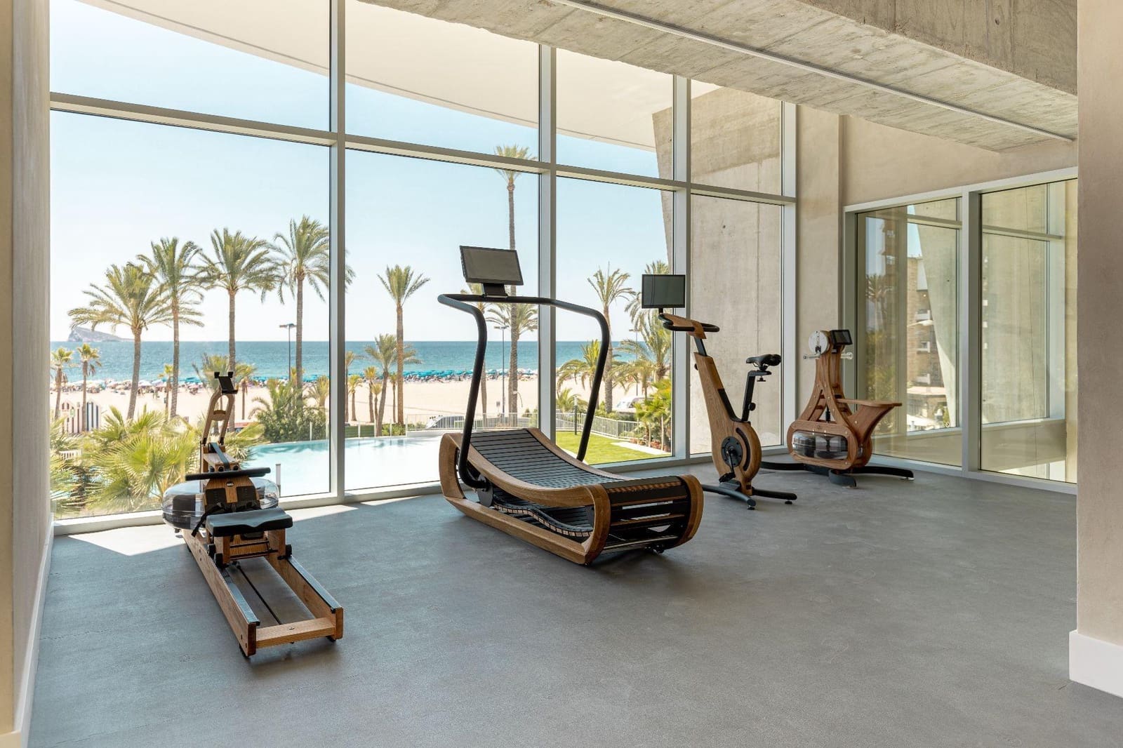 2 bedroom Apartment for sale in Benidorm with pool garage - € 1,100,000 (Ref: 8362907)