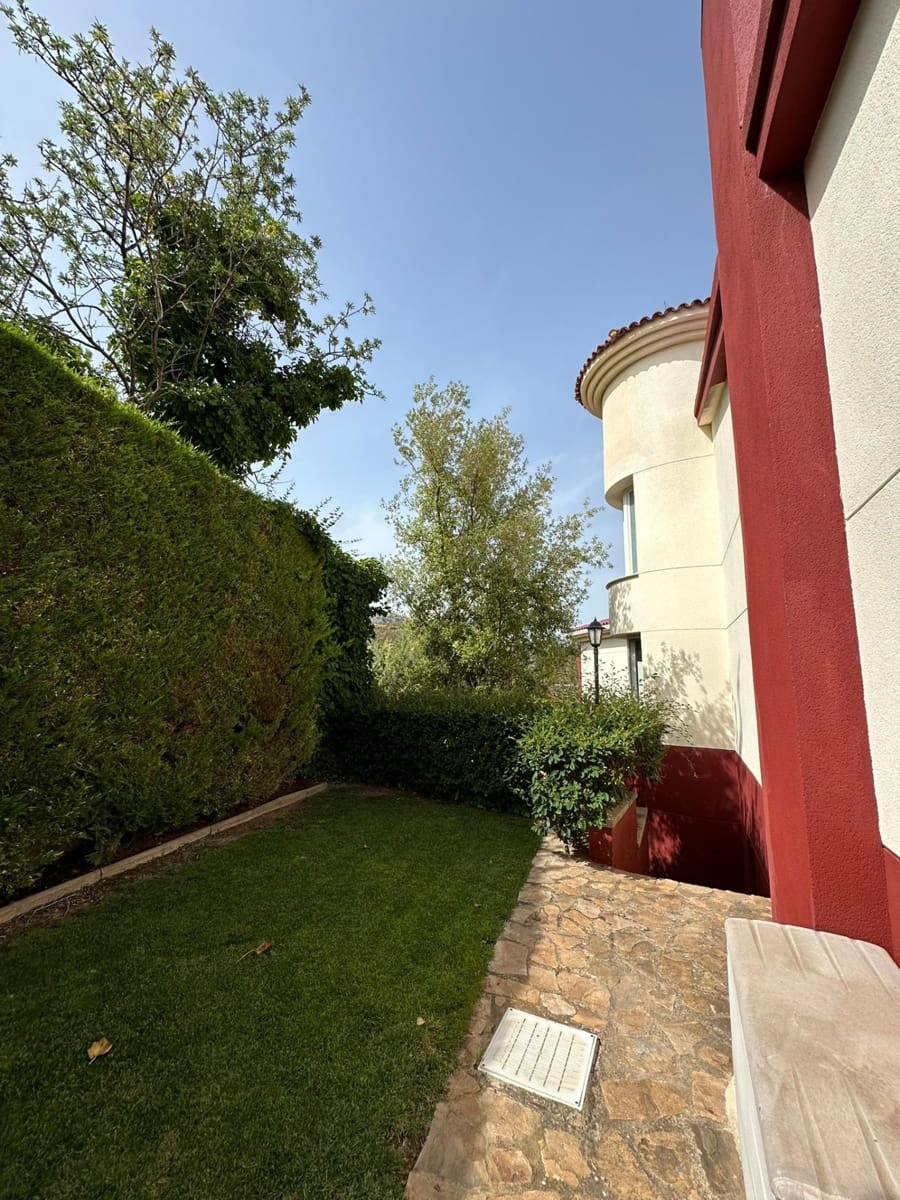 4 soveværelse Villa til salg i Cocentaina med swimmingpool garage - € 630.000 (Ref: 8415166)