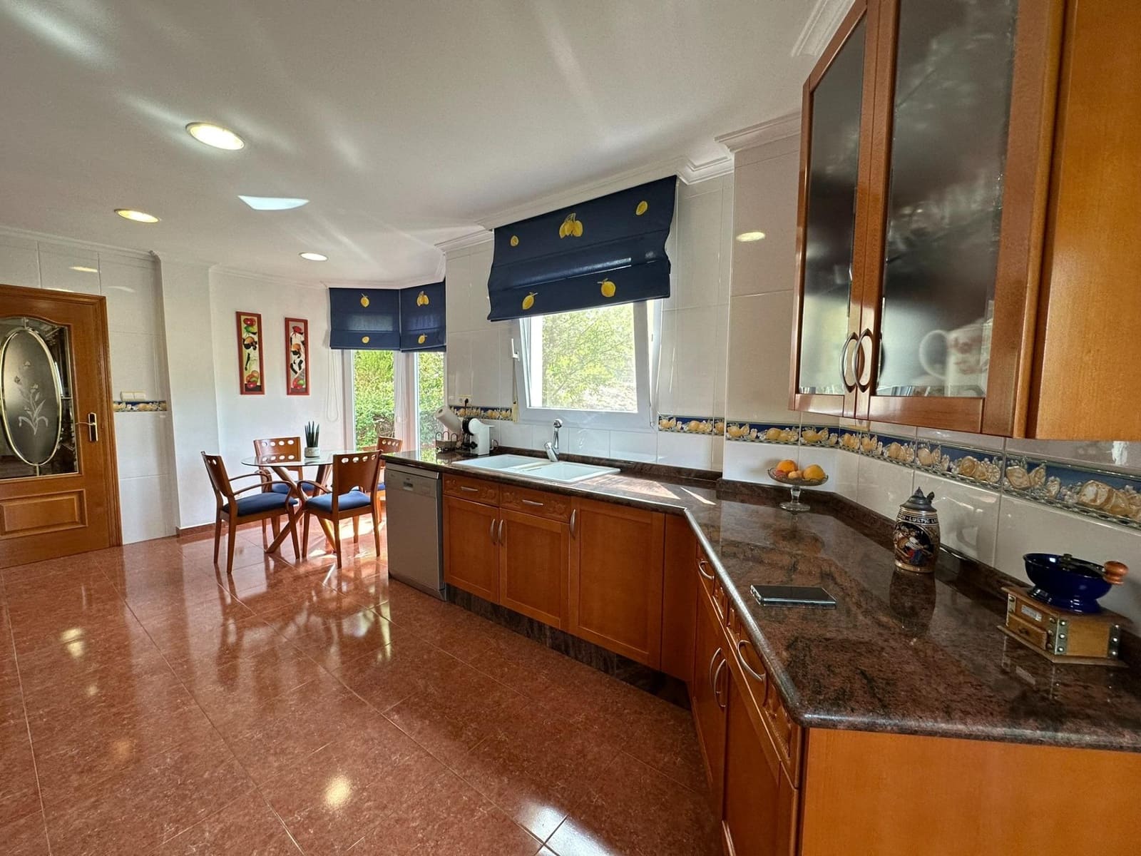 4 soveværelse Villa til salg i Cocentaina med swimmingpool garage - € 630.000 (Ref: 8415166)