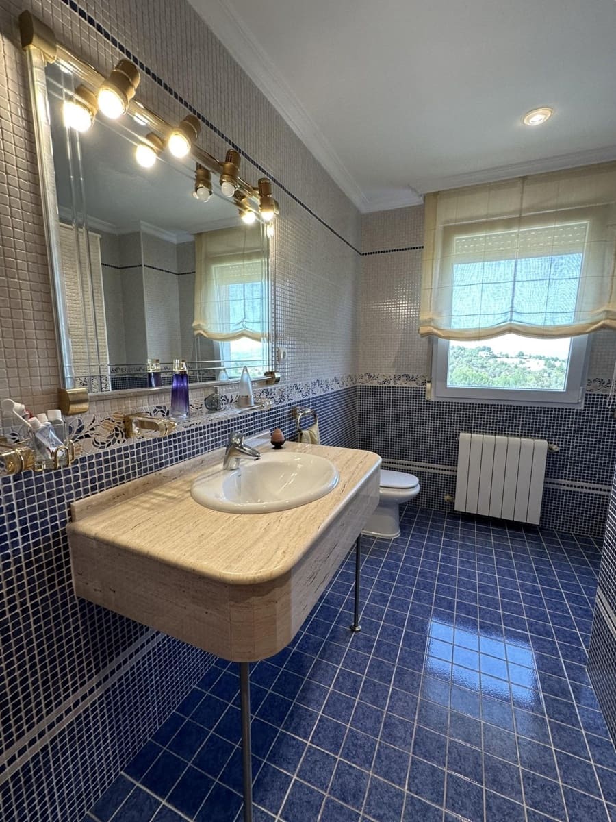 4 soveværelse Villa til salg i Cocentaina med swimmingpool garage - € 630.000 (Ref: 8415166)