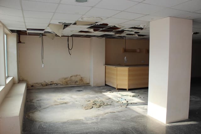 Commercial for sale in Xeraco - € 124,000 (Ref: 8505797)