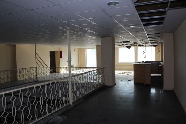 Commercial for sale in Xeraco - € 124,000 (Ref: 8505797)
