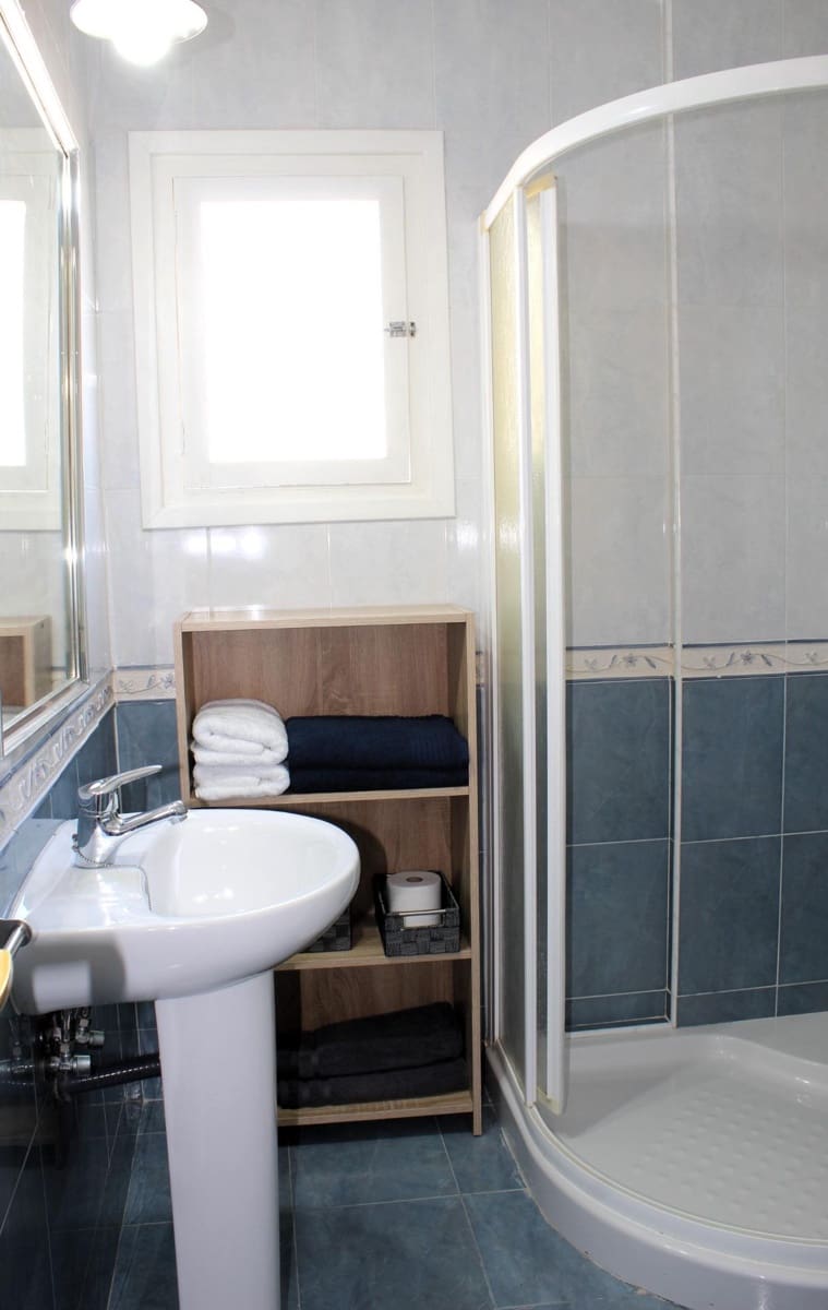 3 slaapkamer Appartement te koop in Playa de San Juan met zwembad - € 430.000 (Ref: 8645156)