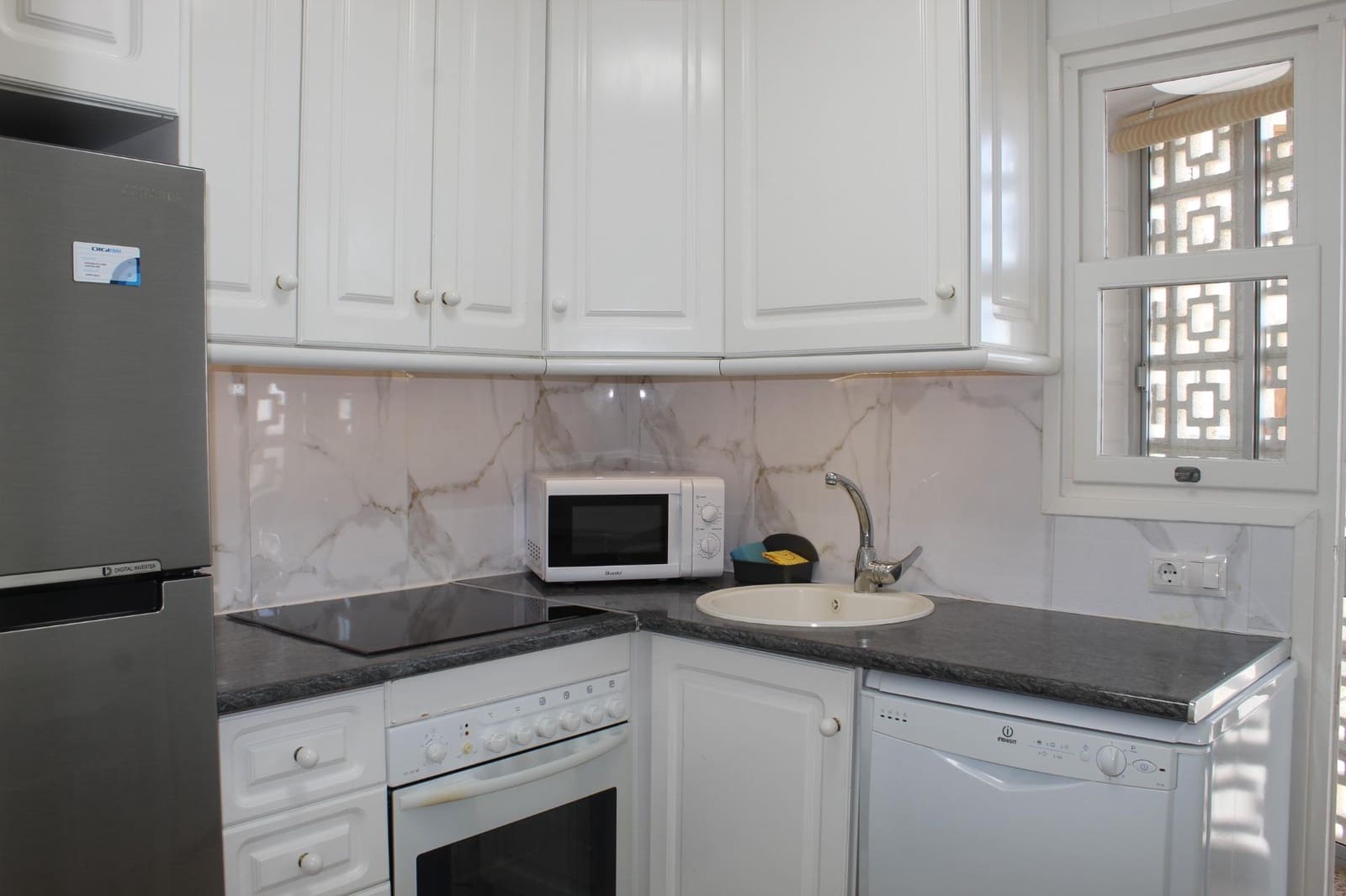 3 slaapkamer Appartement te koop in Playa de San Juan met zwembad - € 430.000 (Ref: 8645156)