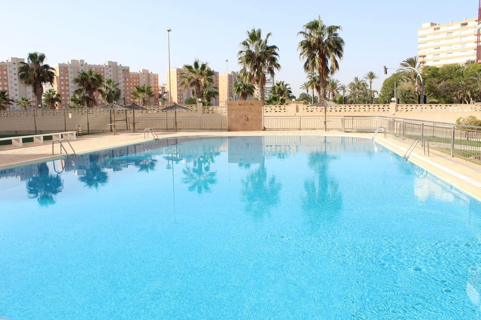 3 slaapkamer Appartement te koop in Playa de San Juan met zwembad - € 430.000 (Ref: 8645156)