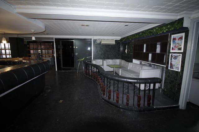 Bedrijf te huur in Tavernes de la Valldigna - € 600 (Ref: 8682586)