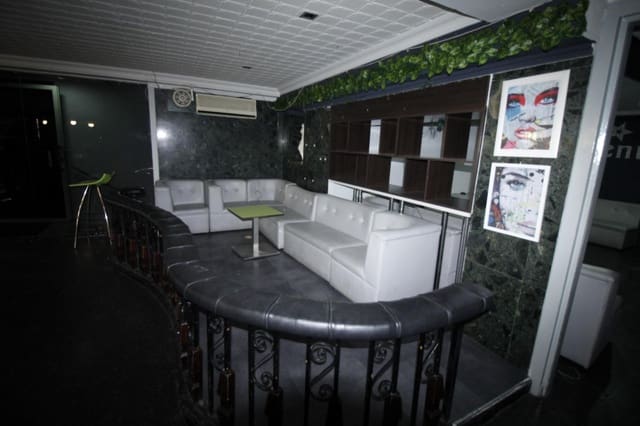 Bedrijf te huur in Tavernes de la Valldigna - € 600 (Ref: 8682586)