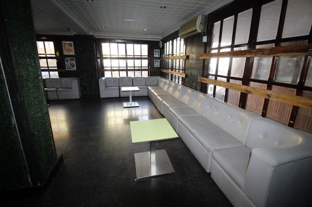 Bedrijf te huur in Tavernes de la Valldigna - € 600 (Ref: 8682586)