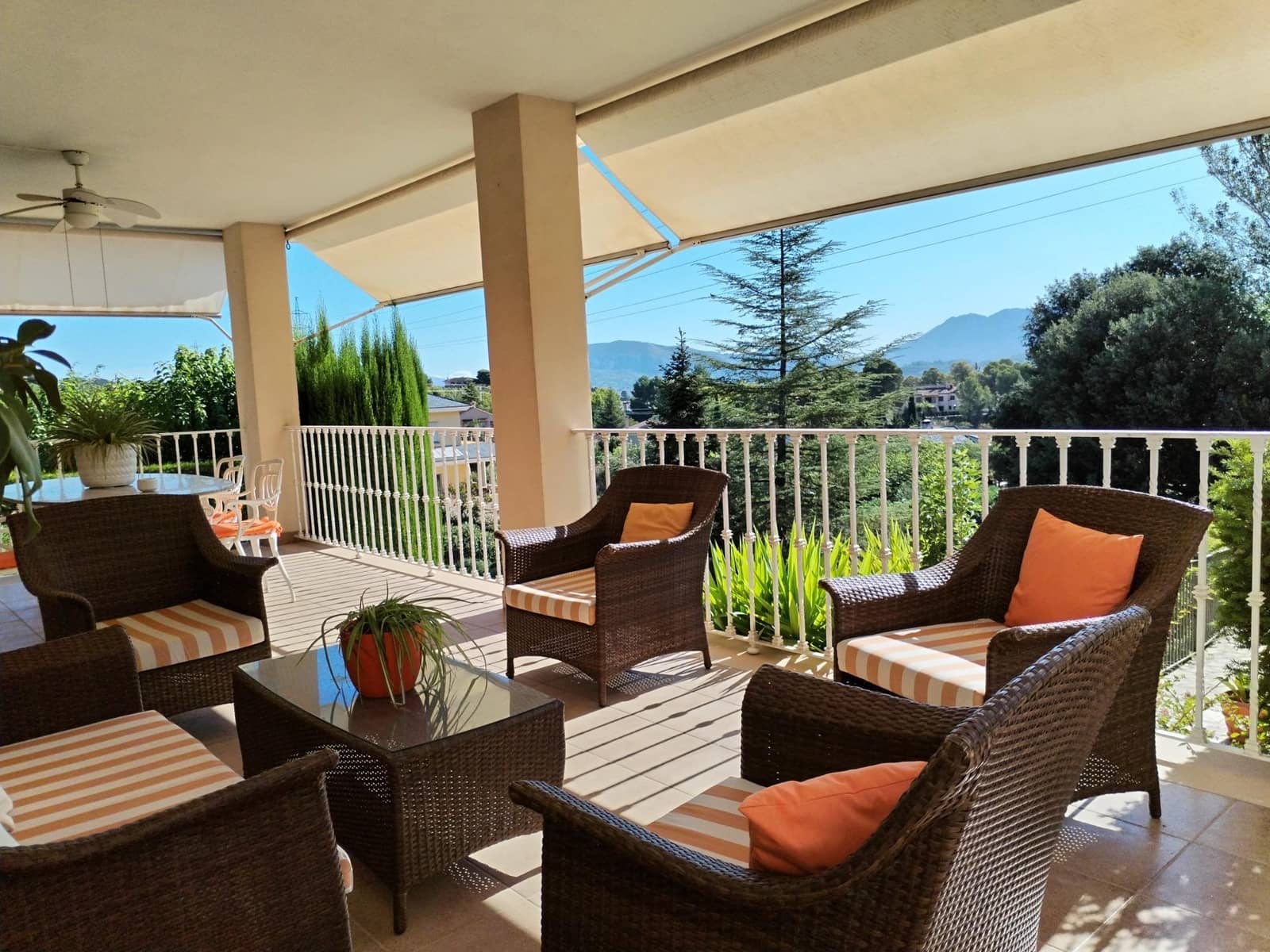 6 sypialnia Willa na sprzedaż w Cocentaina z garażem - 600 000 € (Ref: 8918040)