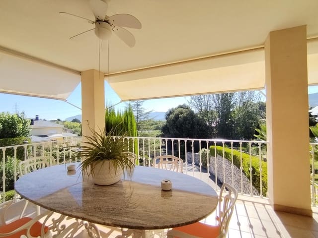 6 soveværelse Villa til salg i Cocentaina med garage - € 600.000 (Ref: 8918040)