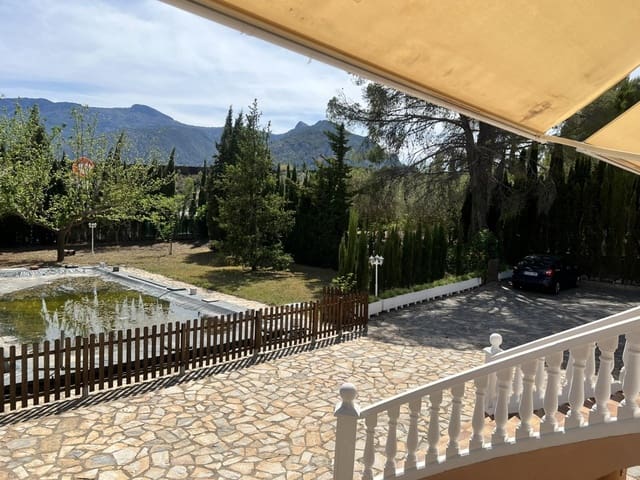 6 soveværelse Villa til salg i Muro de Alcoy med garage - € 350.000 (Ref: 8928897)