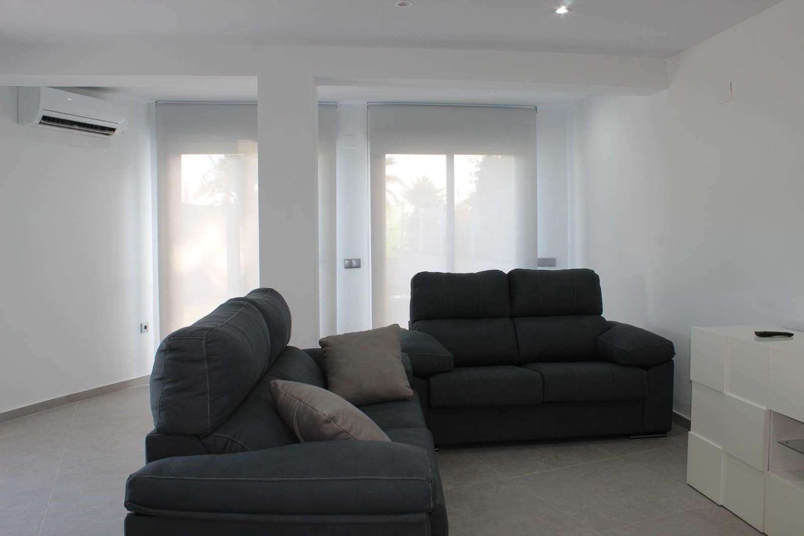 4 soveværelse Semi-Rækkehus til salg i Gandia med garage - € 800.000 (Ref: 8938677)