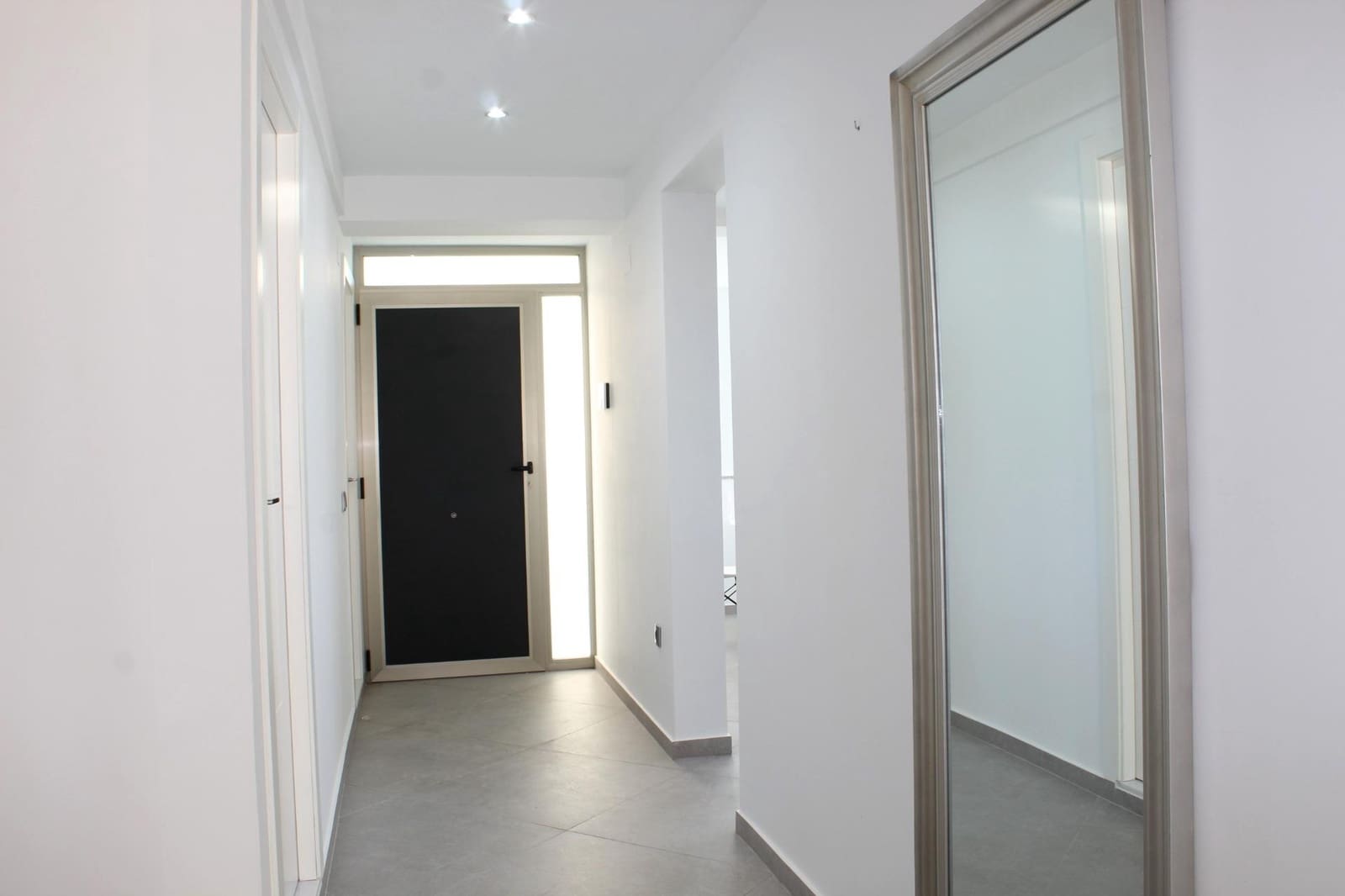 4 soveværelse Semi-Rækkehus til salg i Gandia med garage - € 800.000 (Ref: 8938677)