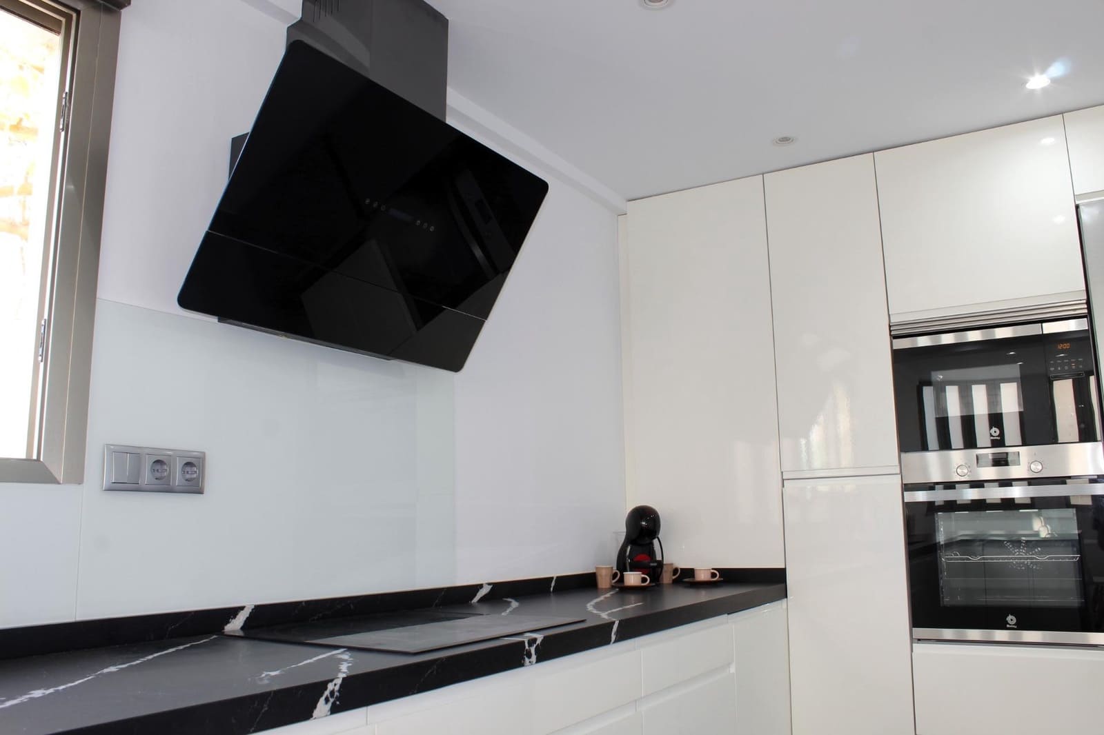 4 soveværelse Semi-Rækkehus til salg i Gandia med garage - € 800.000 (Ref: 8938677)