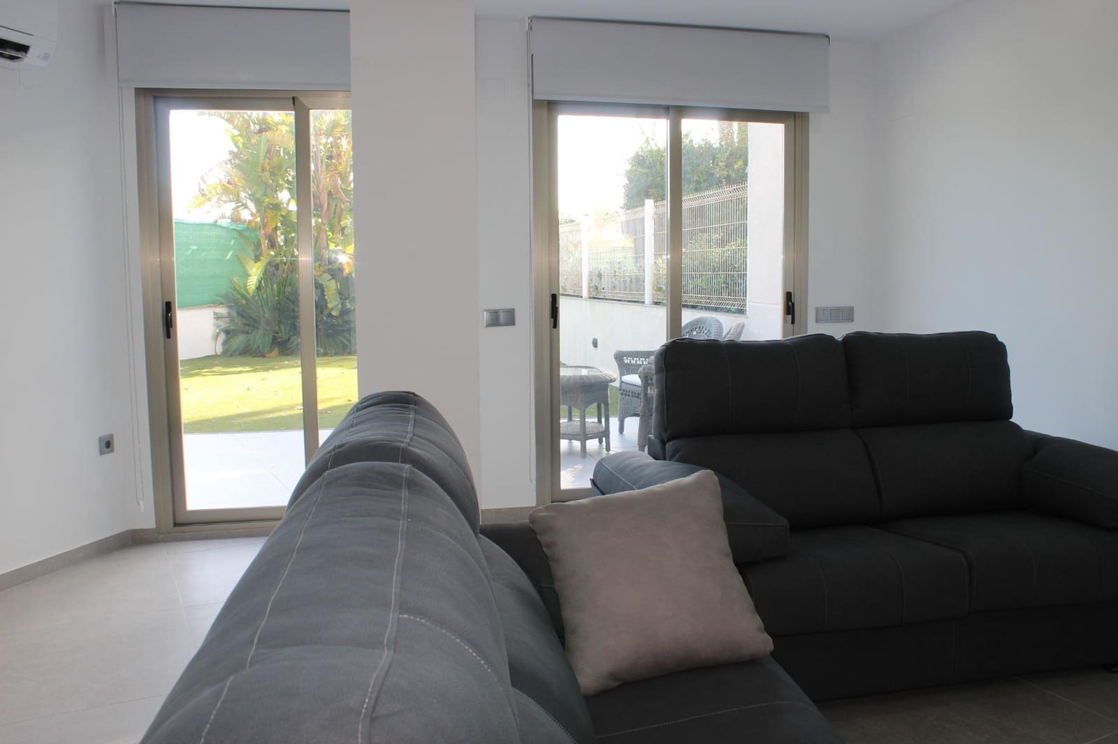 4 soveværelse Semi-Rækkehus til salg i Gandia med garage - € 800.000 (Ref: 8938677)