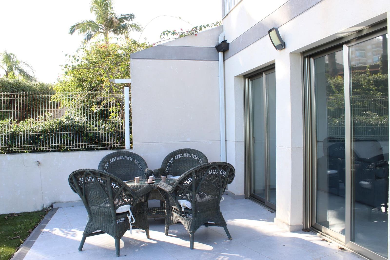 4 soveværelse Semi-Rækkehus til salg i Gandia med garage - € 800.000 (Ref: 8938677)