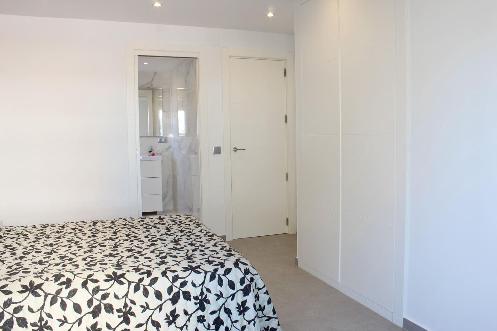 4 soveværelse Semi-Rækkehus til salg i Gandia med garage - € 800.000 (Ref: 8938677)