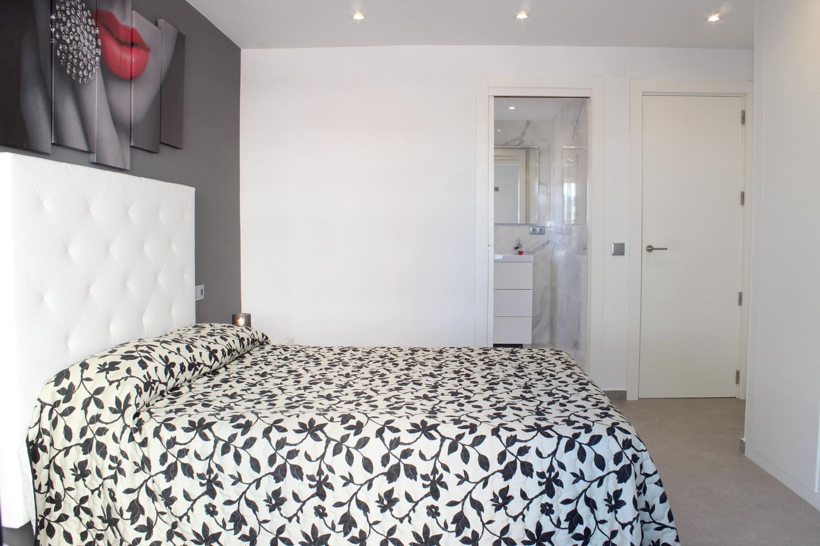 4 soveværelse Semi-Rækkehus til salg i Gandia med garage - € 800.000 (Ref: 8938677)