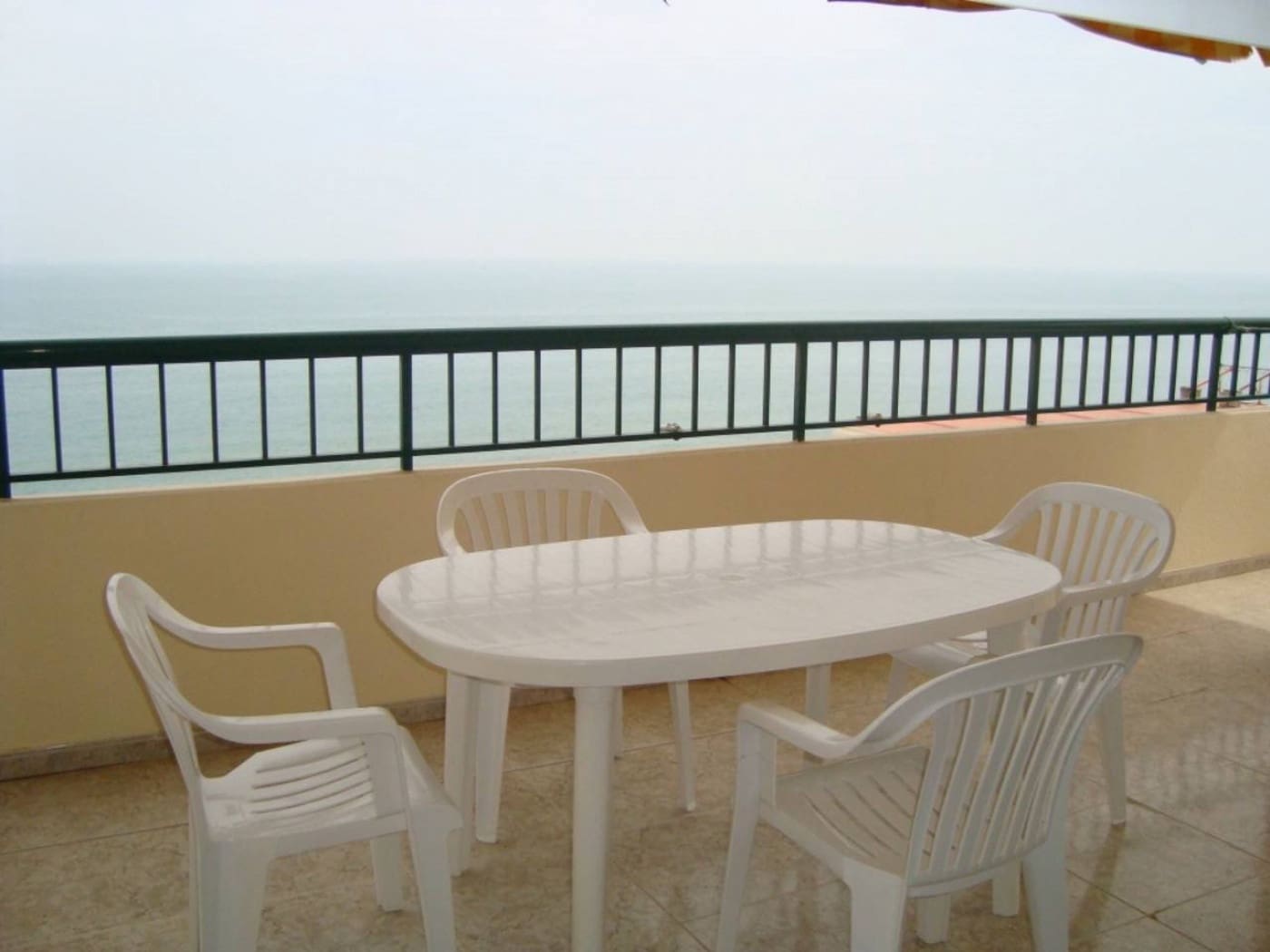 3 slaapkamer Appartement voor vakantieverhuur in Tavernes de la Valldigna met zwembad - € 880 (Ref: 8999409)