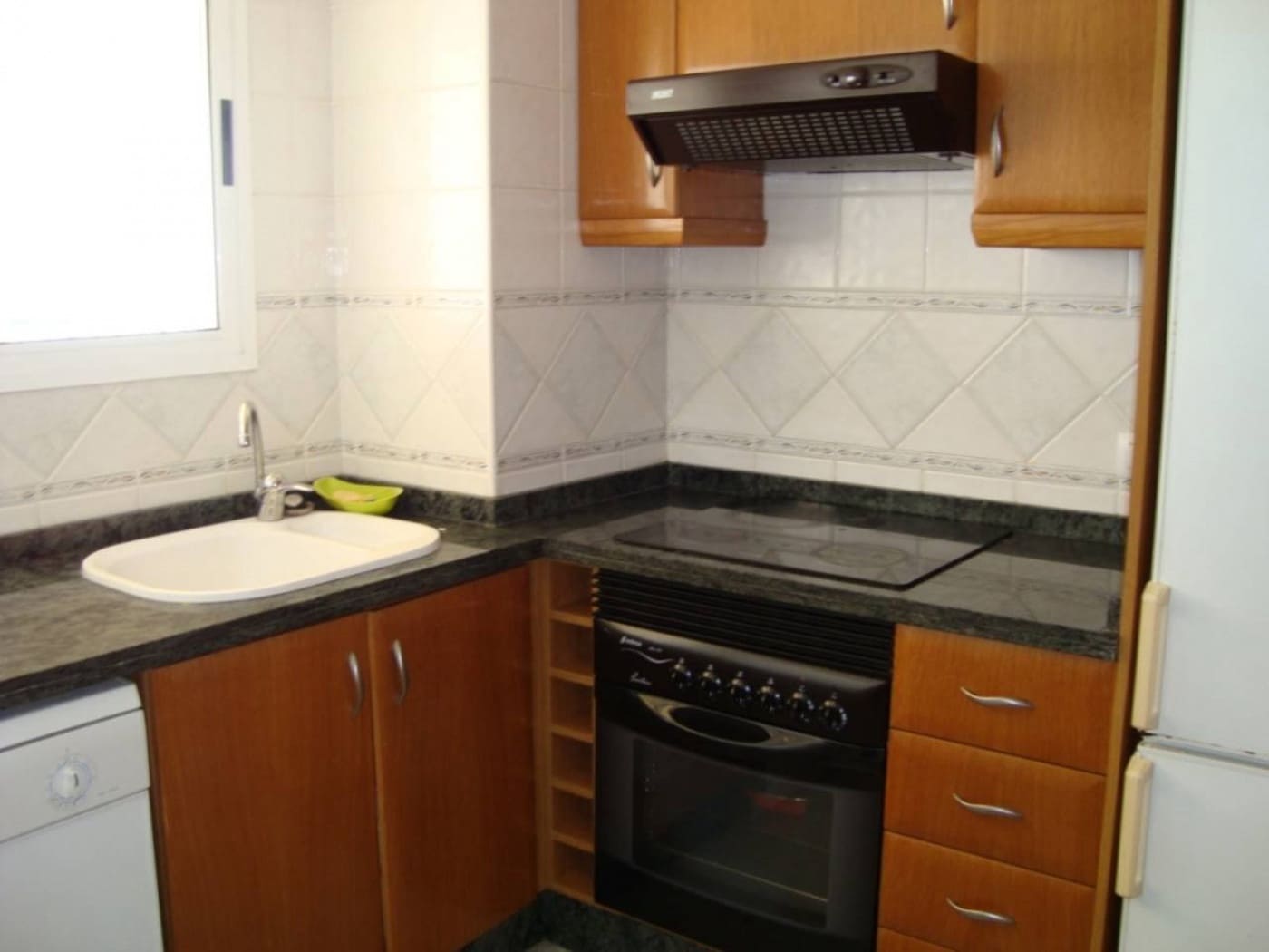 3 slaapkamer Appartement voor vakantieverhuur in Tavernes de la Valldigna met zwembad - € 880 (Ref: 8999409)