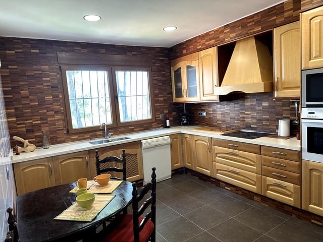 4 soveværelse Villa til salg i Turballos, Muro de Alcoy med swimmingpool garage - € 595.000 (Ref: 9017434)